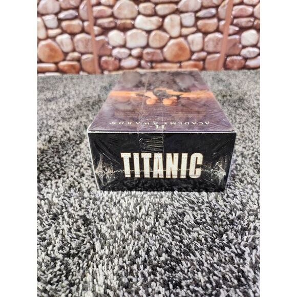 Sealed VHS Double Titantic - Picture 6 of 7